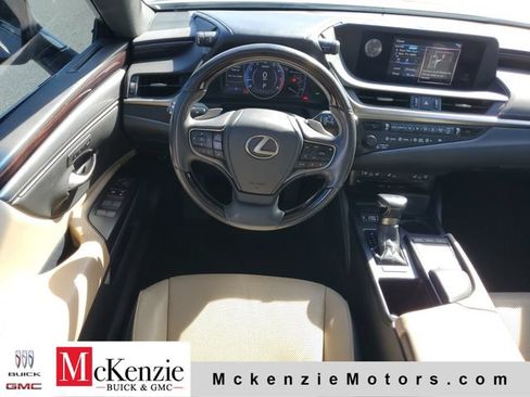 Used 2019 Lexus ES 350 w/ Premium Package FWD image 27