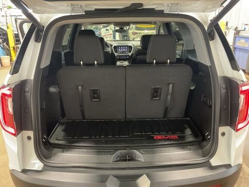 Used 2023 GMC Acadia SLE w/ LPO, Floor Liner Package AWD/4WD image 21