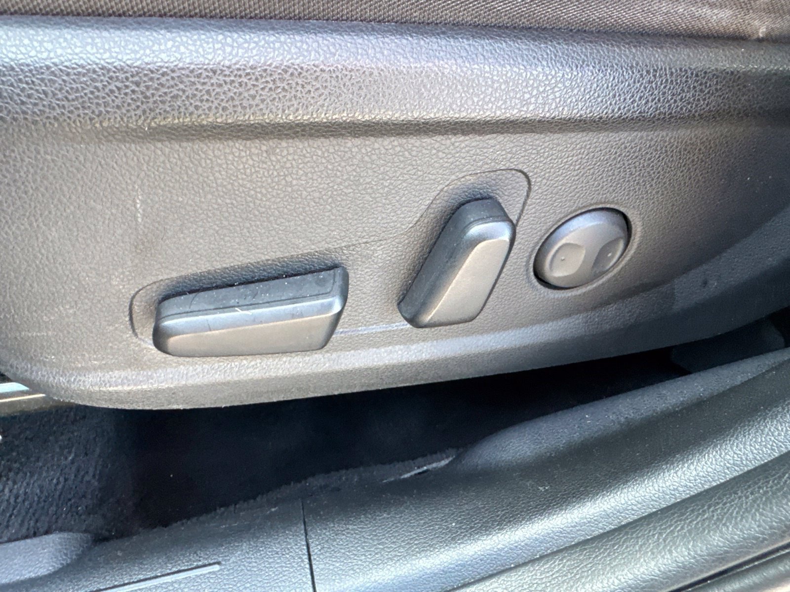 Used 2023 Hyundai Santa Fe SEL FWD image 19