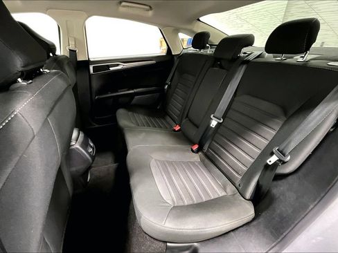 Used 2020 Ford Fusion SE FWD image 31