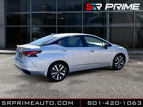 Used 2021 Nissan Versa SR image 4