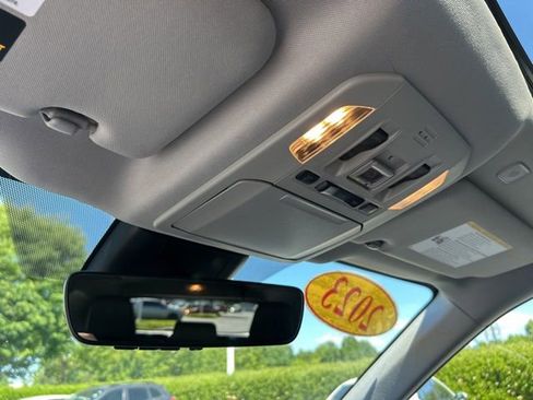 Used 2023 Toyota Highlander XLE FWD image 29
