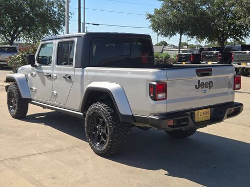 Used 2022 Jeep Gladiator Sport AWD/4WD image 5
