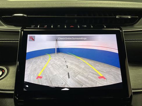 Used 2024 Jeep Grand Cherokee Limited image 11