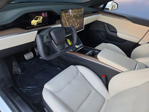 Used 2022 Tesla Model S image 9