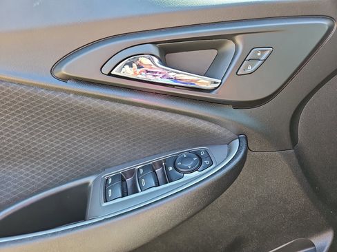 Used 2025 Chevrolet Malibu LT FWD image 16