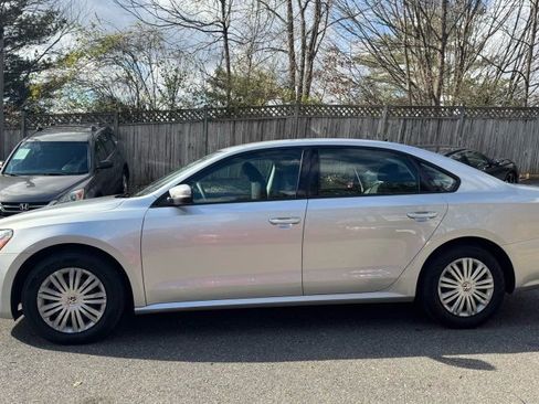 Used 2015 Volkswagen Passat 1.8T S image 4