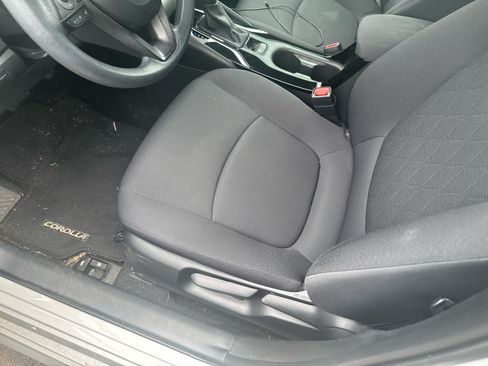Used 2020 Toyota Corolla LE FWD image 5