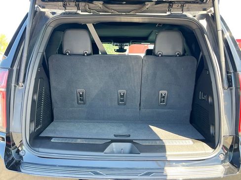 Used 2022 Chevrolet Tahoe High Country RWD image 27
