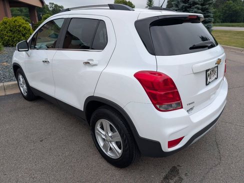 Used 2017 Chevrolet Trax LT w/ LT Convenience Package FWD image 7