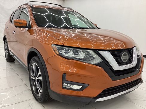 Used 2018 Nissan Rogue SL w/ Premium Package AWD/4WD image 3