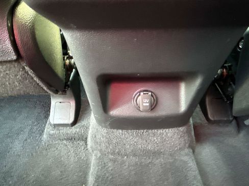 Used 2024 Kia Telluride EX w/ EX Captain's Chair Package image 22