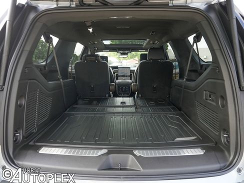 Used 2026 GMC Yukon XL Denali Ultimate w/ LPO, Floor Liner Package AWD/4WD image 10