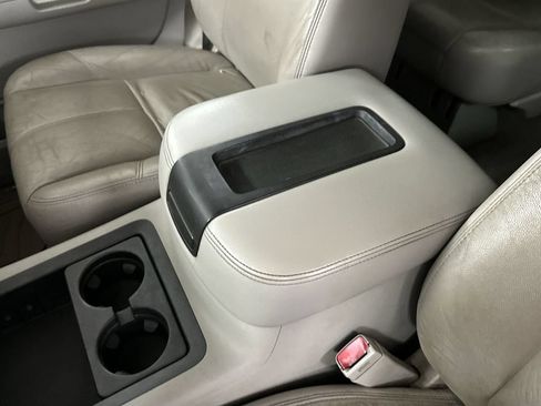 Used 2007 GMC Yukon XL SLT w/ SLT Preferred Equipment Group AWD/4WD image 46