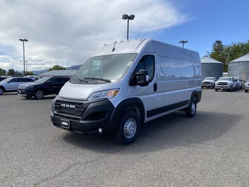 New 2025 RAM ProMaster 2500 w/ Convenience Group image 12