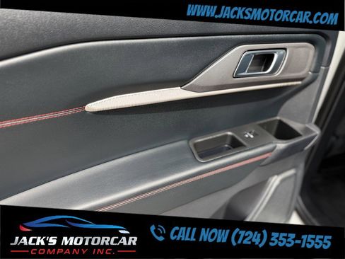 Used 2025 Ford Explorer ST-Line w/ ST-Line Street Pack AWD/4WD image 25