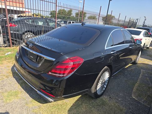 Used 2018 Mercedes-Benz S 560 Sedan image 3