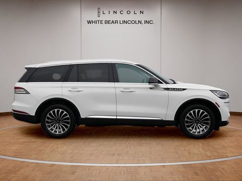 Used 2023 Lincoln Aviator AWD w/ Premium Package image 4