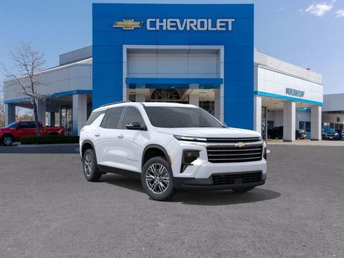 New 2026 Chevrolet Traverse LT image 1