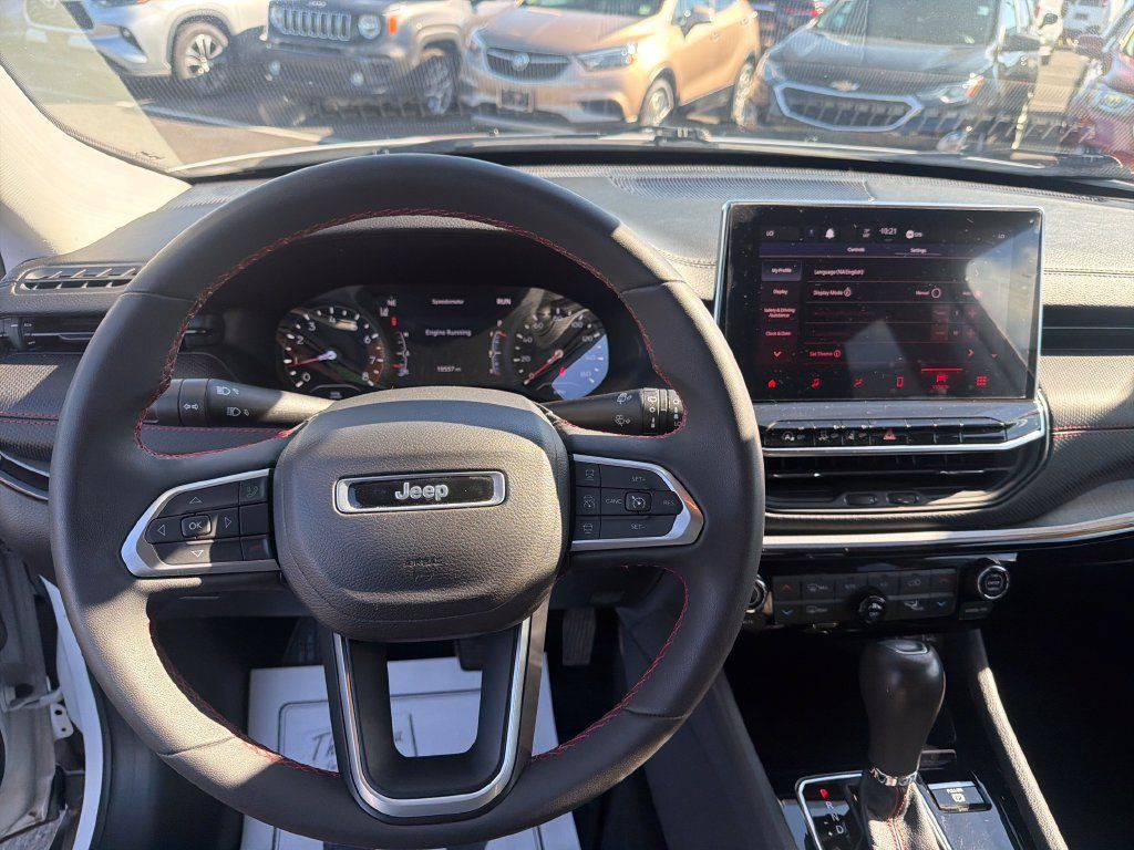 Used 2022 Jeep Compass Trailhawk w/ Sun and Sound Group AWD/4WD image 21