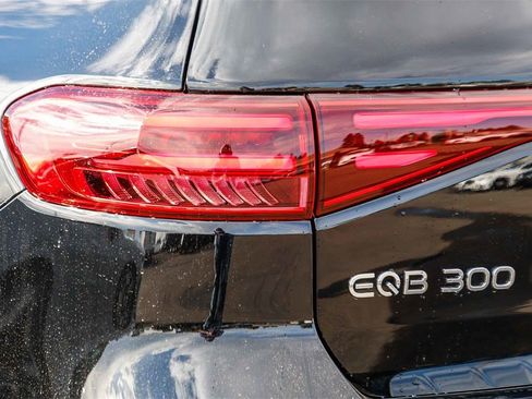 New 2025 Mercedes-Benz EQB 300 4MATIC image 8