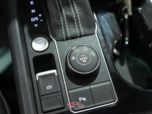 Used 2022 Volkswagen Atlas SE image 35