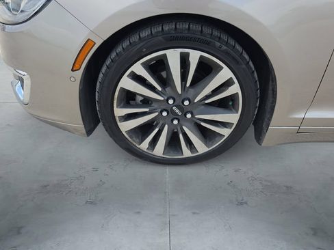 Used 2019 Lincoln MKZ Reserve w/ Luxury Package FWD image 17