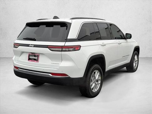 New 2025 Jeep Grand Cherokee Laredo X image 5