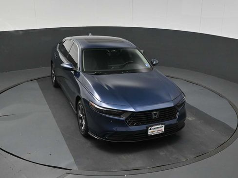 Used 2023 Honda Accord EX-L image 11
