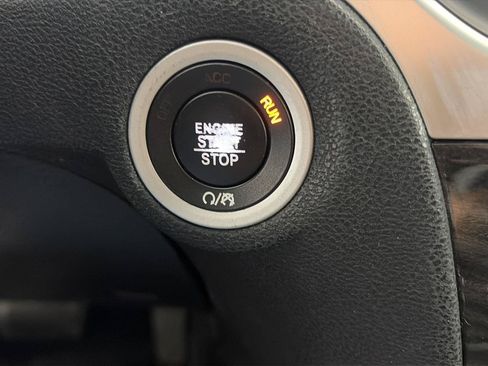 Used 2017 Chrysler 300 Limited AWD/4WD image 15