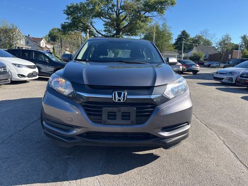Used 2017 Honda HR-V LX image 2