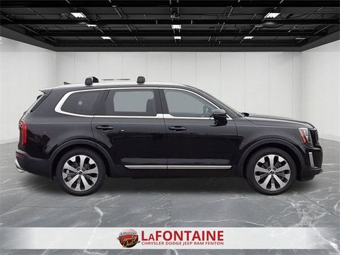 Used 2021 Kia Telluride EX w/ EX Premium Package image 6