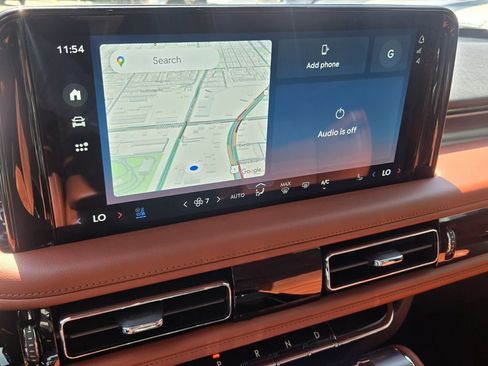 Used 2025 Lincoln Aviator Reserve w/ Luxury Package image 16