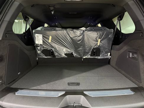 New 2026 Cadillac Escalade ESV Luxury image 46