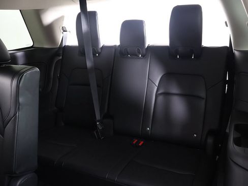 Used 2023 Nissan Pathfinder SL w/ Black Appearance Package AWD/4WD image 38