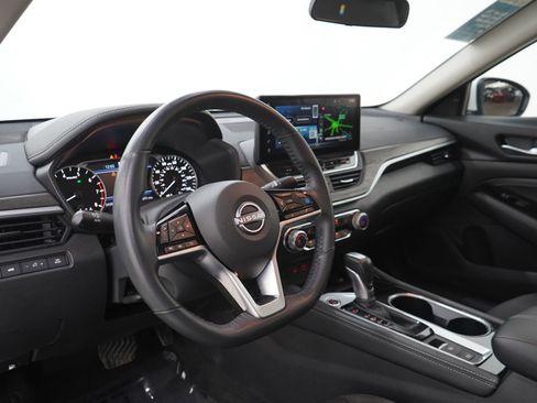 Used 2023 Nissan Altima 2.5 SV w/ SV Premium Package AWD/4WD image 23