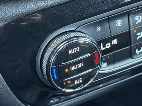 Used 2023 Buick Encore GX Select w/ Sport Touring Package image 29