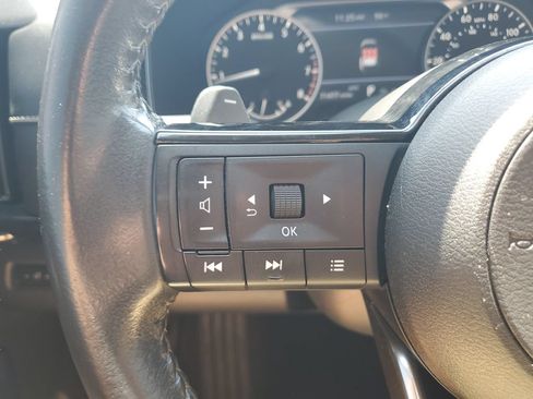 Used 2022 Nissan Pathfinder SV AWD/4WD image 19