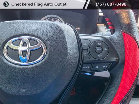 Used 2020 Toyota Corolla LE FWD image 15