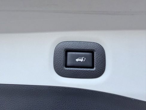 Used 2017 Nissan Rogue SL w/ SL Premium Package image 35