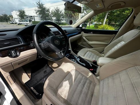 Used 2014 Volkswagen Passat 1.8T SEL Premium image 9