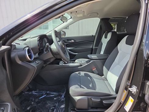 New 2026 Chevrolet Trax LS w/ LS Convenience Package FWD image 19