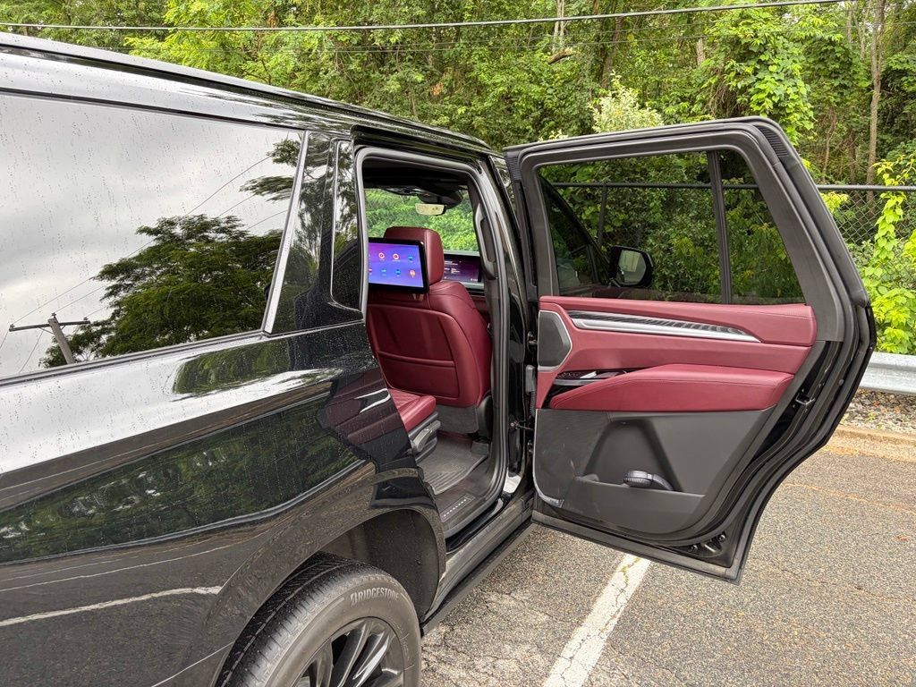 Used 2025 Cadillac Escalade Sport w/ Touring Package AWD/4WD image 19