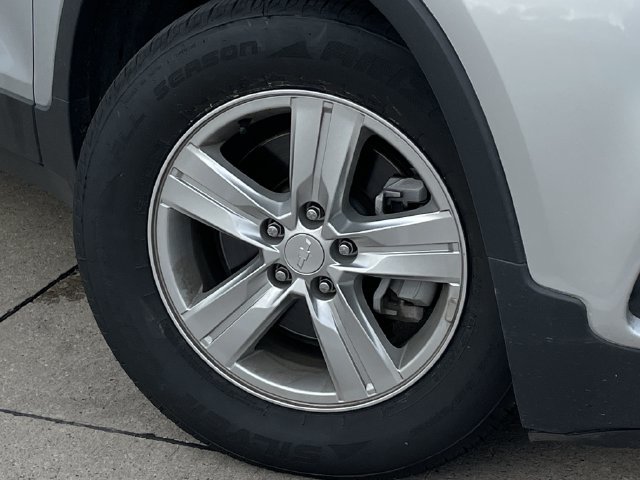 Used 2019 Chevrolet Trax LT w/ LT Convenience Package FWD image 9