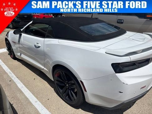 Used 2018 Chevrolet Camaro LT RWD image 4