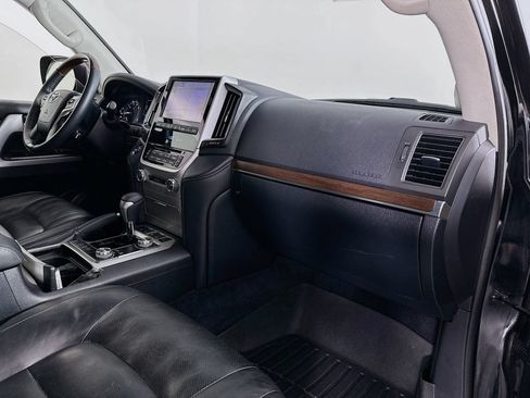 Used 2017 Toyota Land Cruiser AWD/4WD image 33