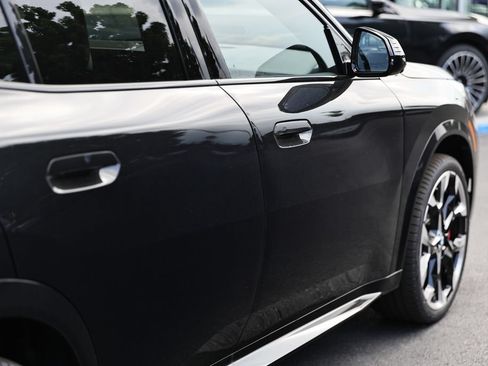New 2026 BMW X2 xDrive28i w/ Technology Package AWD/4WD image 9