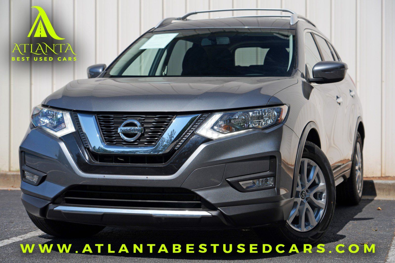 Used 2017 Nissan Rogue SV FWD image 1