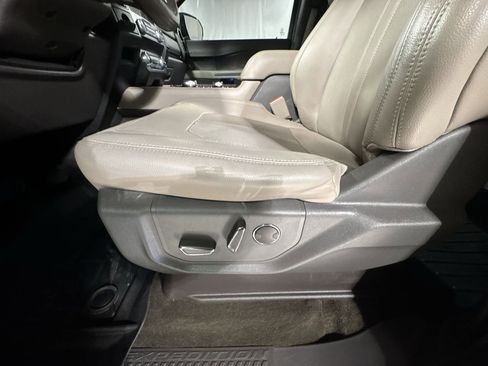 Used 2019 Ford Expedition Max Limited image 16