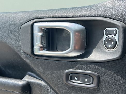 Used 2020 Jeep Wrangler Sport AWD/4WD image 12